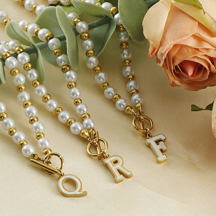 Collier avec pendentif en forme de lettre en acier inoxydable, placage de perles, incrustation de coquillage, 1 pièce