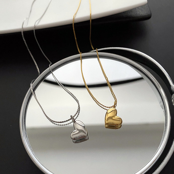 Collier de placage en acier inoxydable en forme de coeur de style simple