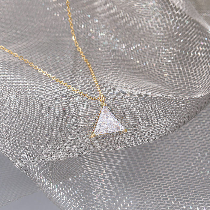 Colar com pingente de zircão embutido de aço inoxidável triangular da moda, 1 peça