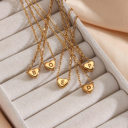 Moda galvanizada 18K ouro em forma de coração letra zircão pingente colar de aço inoxidável