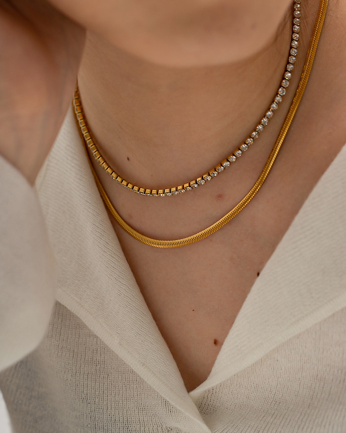 1 Stück modische Halskette mit runder Edelstahlbeschichtung und Inlay aus künstlichen Diamanten