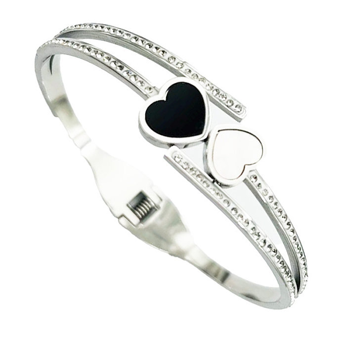 Bracelet plaqué or 18K de placage d'acier inoxydable de forme de coeur de style simple