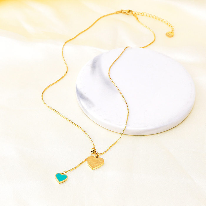 Collar elegante de concha de diamantes de imitación de perlas artificiales con incrustaciones de acero inoxidable de mariposa en forma de corazón