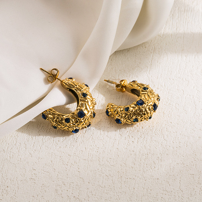 1 par de brincos de orelha banhados a ouro 14K estilo clássico em forma de C incrustado de aço inoxidável