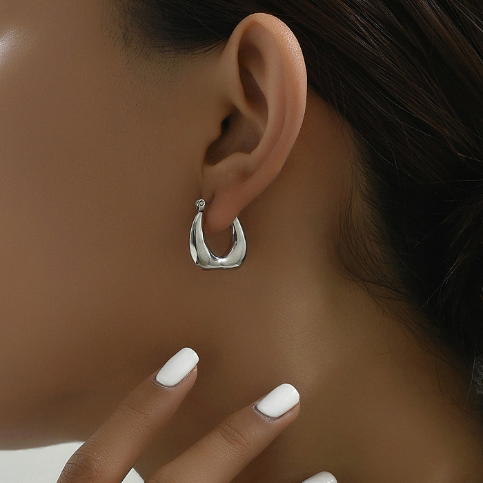 1 paire de boucles d'oreilles créoles plaquées en forme de U de style vintage basique en acier inoxydable plaqué or blanc 18 carats