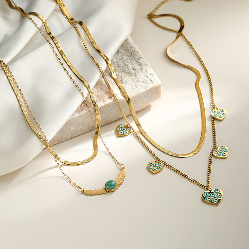 Schlichter Pendel-Halskette mit geometrischem Anhänger aus Edelstahl mit Emaille-Beschichtung und 18-Karat-Vergoldung