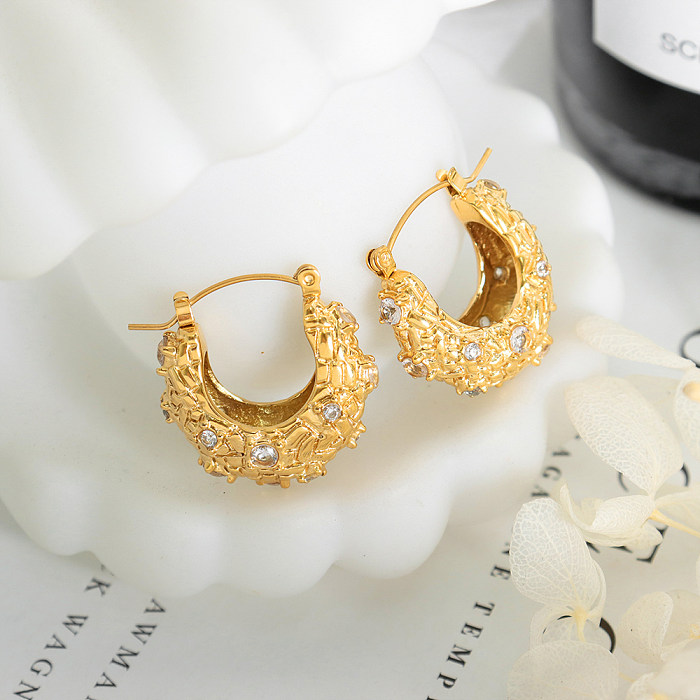 1 Paar glamouröse Ohrringe in U-Form mit Inlay aus Zirkon und 18 Karat vergoldetem Edelstahl