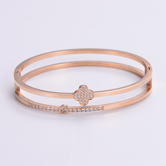 Bracelet plaqué or rose 18 carats avec incrustation de strass en acier inoxydable en forme de cœur de style classique