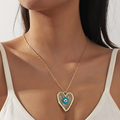 Casual básico streetwear quadrado coração forma liga de aço inoxidável resina banhado a ouro pingente colar