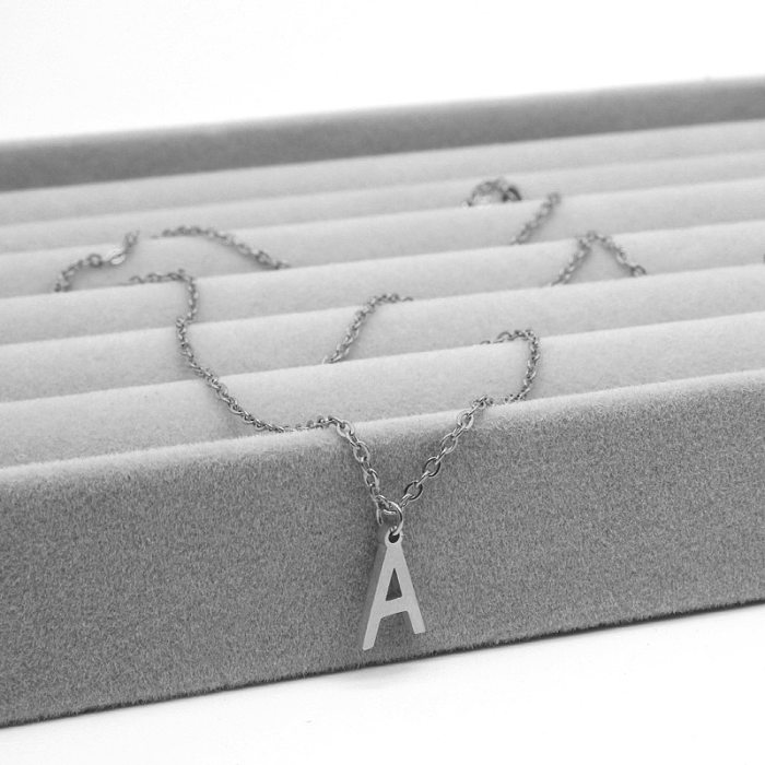 Collier avec pendentif en acier inoxydable plaqué lettre de style simple 1 pièce