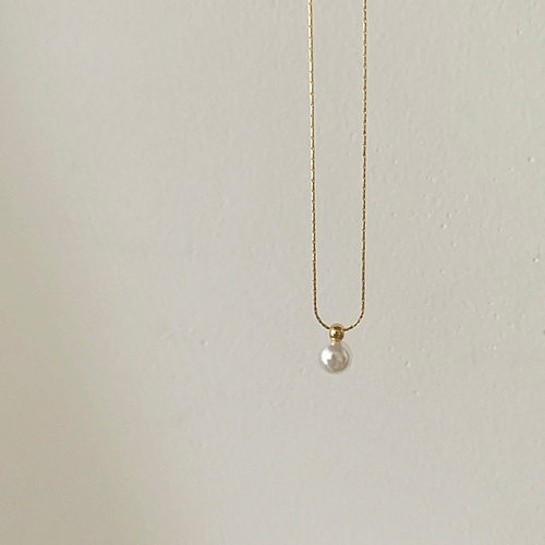 Schlichter Stil, einfarbige Halskette mit 18-karätigem Goldüberzug aus Edelstahl
