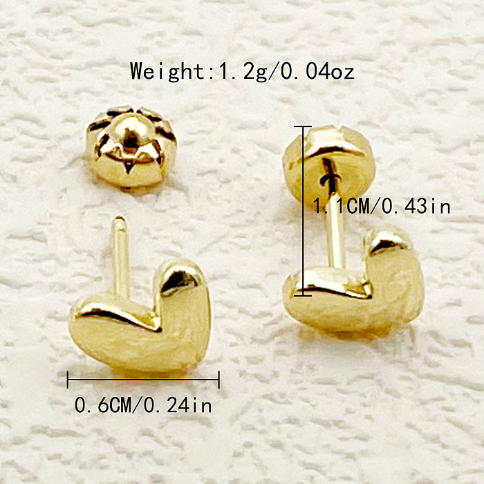 زوج واحد من أقراط الأذن الأساسية البسيطة ذات التصميم البسيط على شكل نجمة القمر على شكل قلب من الفولاذ المقاوم للصدأ ومطلية بالذهب