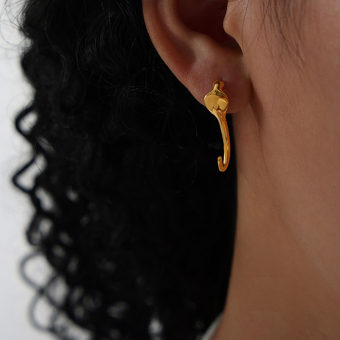 1 paire de clous d'oreilles plaqués or 18 carats, style simple et basique, en acier inoxydable plaqué serpent