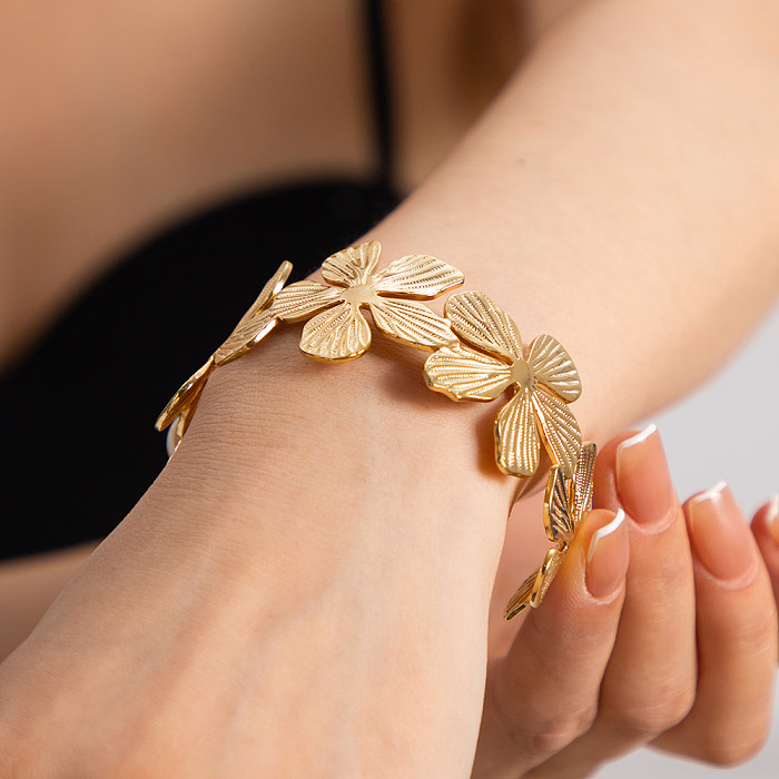 IG Style Sweet Flower Stainless Steel Plating 18K Gold Plated Bangle