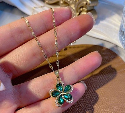 Fashion Flower Stainless Steel  Inlay Artificial Gemstones Pendant Necklace 1 Piece