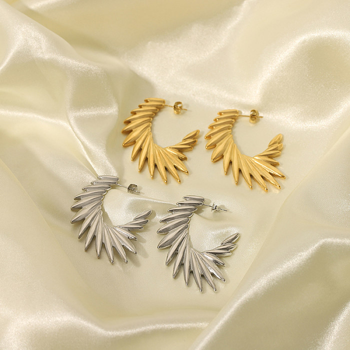 1 par de brincos de orelha banhados a ouro 18K de aço inoxidável com asas de estilo simples
