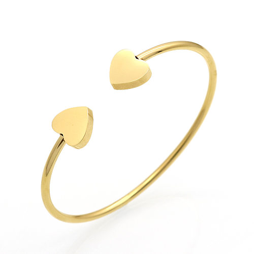 1 bracelet plaqué acier titane en forme de cœur de style simple.