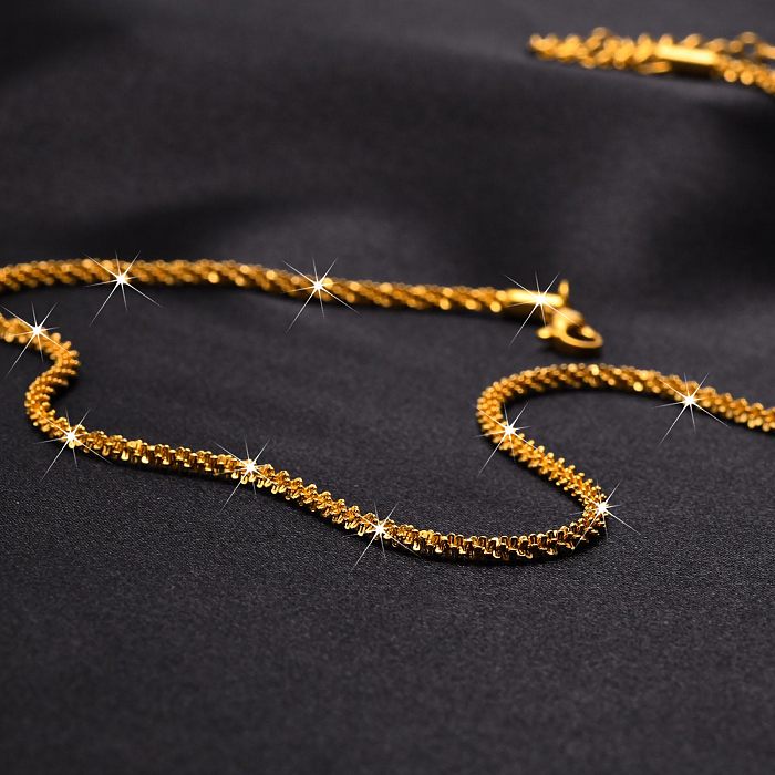 قلادة مطلية بالذهب مطلية بالذهب بلون سادة من الفولاذ المقاوم للصدأ بتصميم بسيط