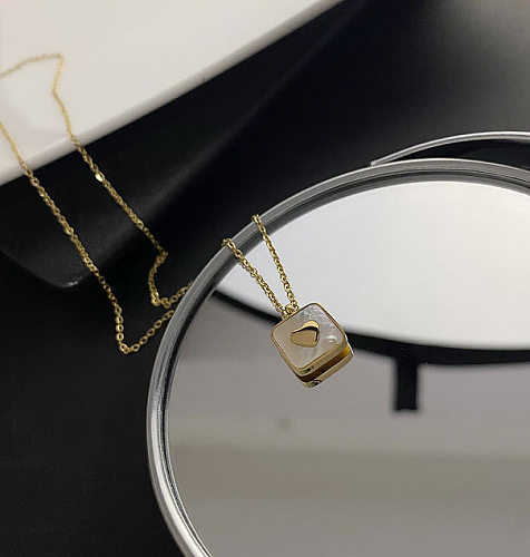 Einfache Halskette mit quadratischem Anhänger aus Edelstahl im klassischen Stil