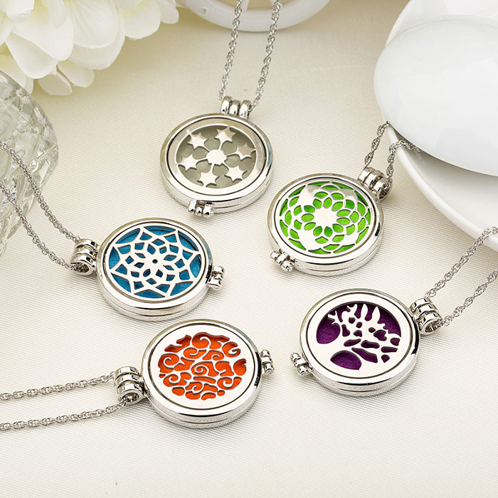 Hot-selling  Fashion Stainless Steel  Diffuser Photo Box DIY Hollow Luminous Aromatherapy Necklace