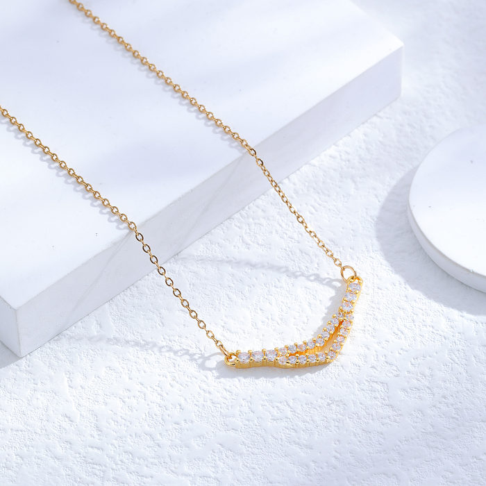 Romantische, klassische V-förmige Halskette mit Intarsien aus Edelstahl und künstlichem Diamant mit 24-Karat-Vergoldung