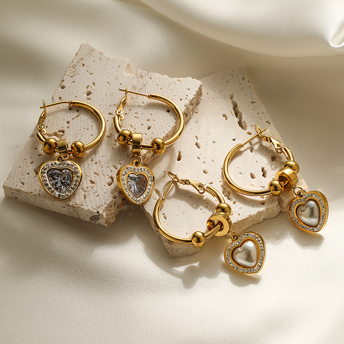 1 Paar elegante Damen-Tropfenohrringe im einfachen Stil, herzförmig, mit Inlay, künstlichen Perlen aus Edelstahl, Zirkon, 18 Karat vergoldet