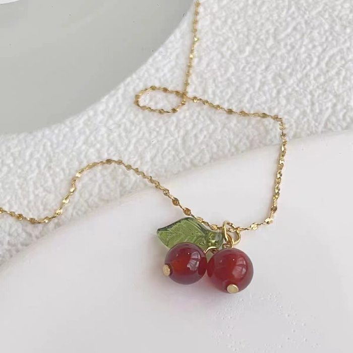 Lässige Sweet Cherry-Anhänger-Halskette mit Edelstahlbeschichtung und 18-Karat-Vergoldung