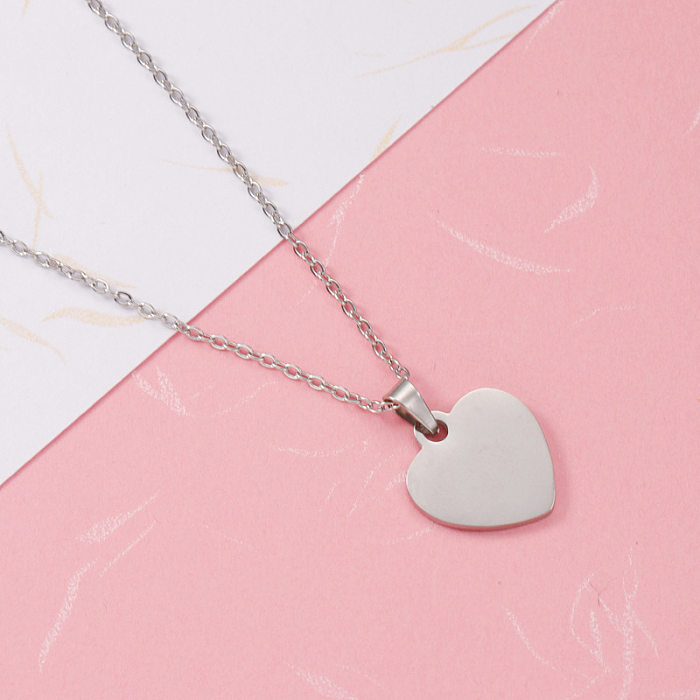 Basic Modern Style Geometric Heart Shape Stainless Steel  Gold Plated Silver Plated Pendant Necklace In Bulk