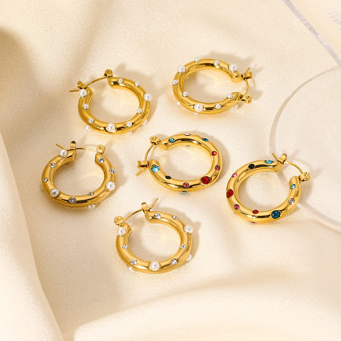 1 Paar Damen-Creolen mit runden Punkten und Inlay aus Edelstahl mit künstlichen Perlen und Zirkonen