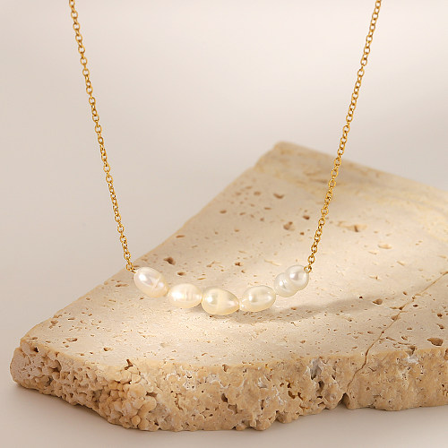 Geometrische Halskette im Vintage-Stil aus Edelstahl mit Süßwasserperlen und Perlenbeschichtung, 18 Karat vergoldet