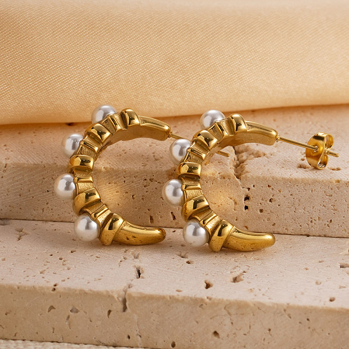 1 par de pendientes chapados en oro con perlas artificiales de acero inoxidable con incrustaciones cuadradas en forma de C de estilo moderno para vacaciones