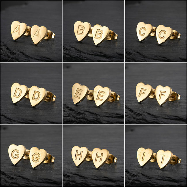 1 paire de clous d'oreilles plaqués en acier inoxydable, en forme de lettre et de cœur, à la mode