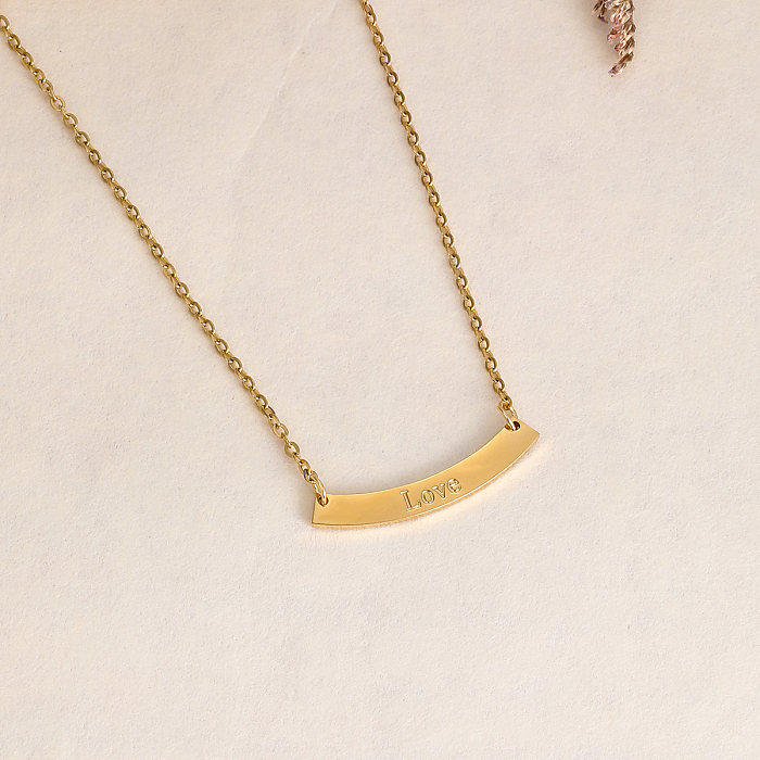 Collar chapado en oro de 18 quilates con revestimiento de acero inoxidable con letras geométricas básicas
