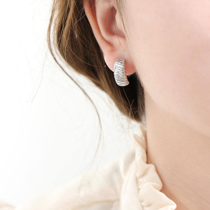 1 paire de clous d'oreilles plaqués or 18 carats, Style Simple, couleur unie, en acier inoxydable