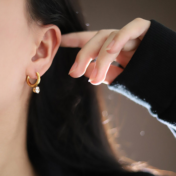 1 paire de boucles d'oreilles plaquées or 18 carats, Style Simple, incrustation ronde en acier inoxydable et Zircon