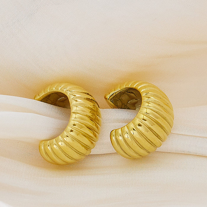 1 par de pinos de orelha banhados a ouro em forma de C estilo vintage em aço inoxidável