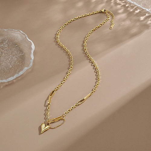 Collier pendentif plaqué or 18 carats avec chaîne plaquée en acier inoxydable en forme de cœur de style simple et doux