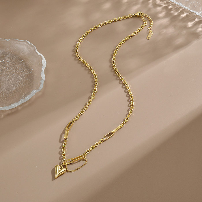 Collier pendentif plaqué or 18 carats avec chaîne plaquée en acier inoxydable en forme de cœur de style simple et doux