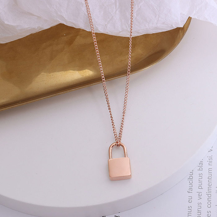European And American Stainless Steel 18k Gold Clavicle Chain Small Lock Pendant Necklace