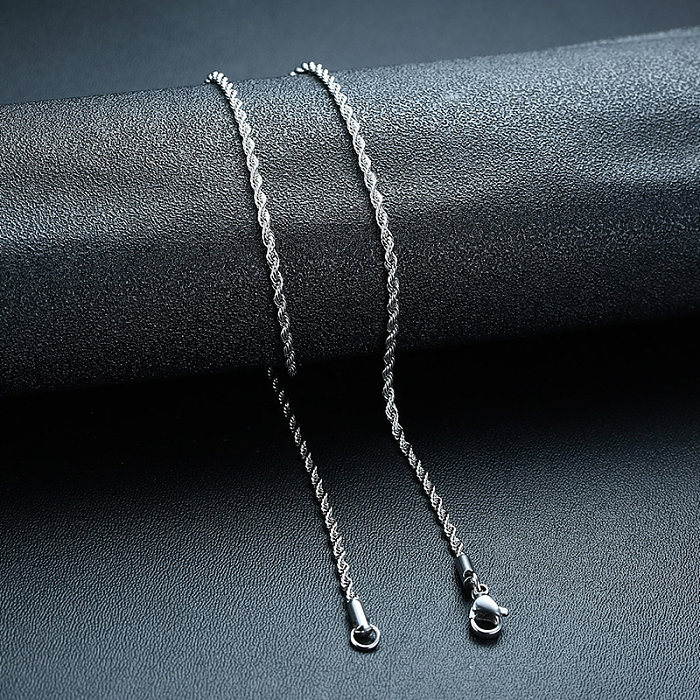 Einfache Halskette mit geometrischer Edelstahlbeschichtung