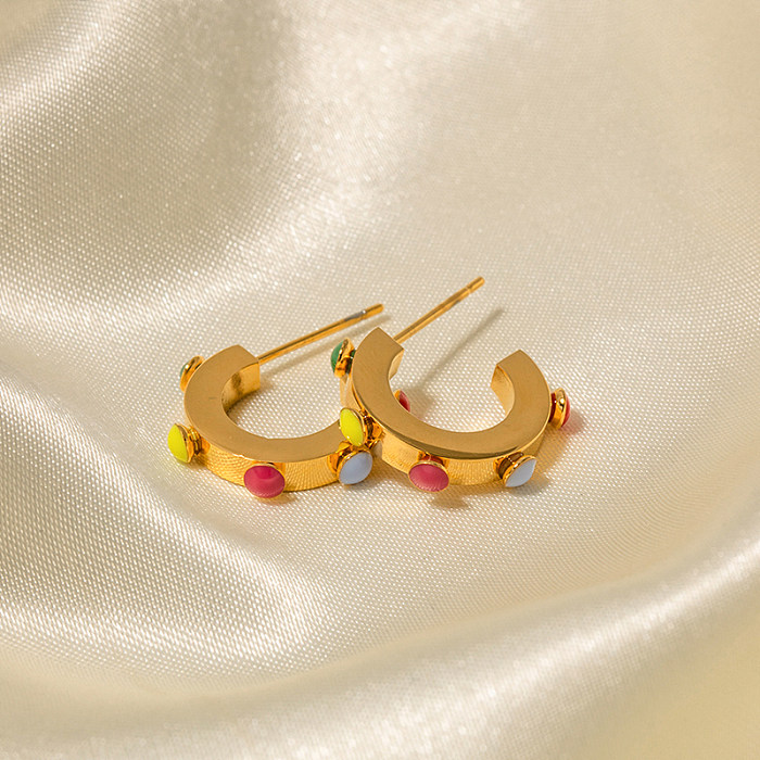 1 paire de clous d'oreilles plaqués or 18 carats, Style moderne en forme de C, incrustation de perles en acier inoxydable