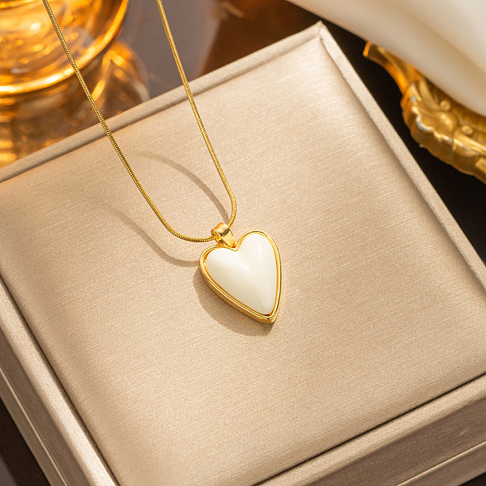 Colar banhado a ouro 18K de aço inoxidável em formato de coração elegante