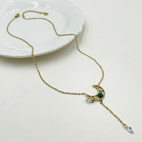 Lässige, elegante, süße Mond-Halskette mit Edelstahl-Beschichtung, ausgehöhltem Inlay, türkisfarbenem Zirkon und vergoldeter Halskette