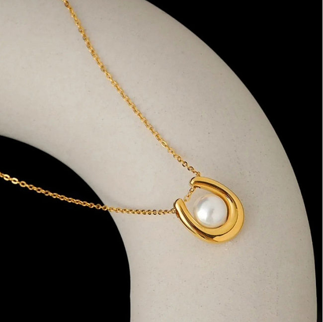 Fashion Geometric Stainless Steel Gold Plated Shell Pendant Necklace