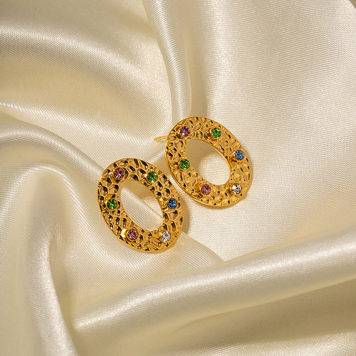 1 par elegante oval chapeamento de aço inoxidável oco incrustação de diamante artificial 18K brincos banhados a ouro