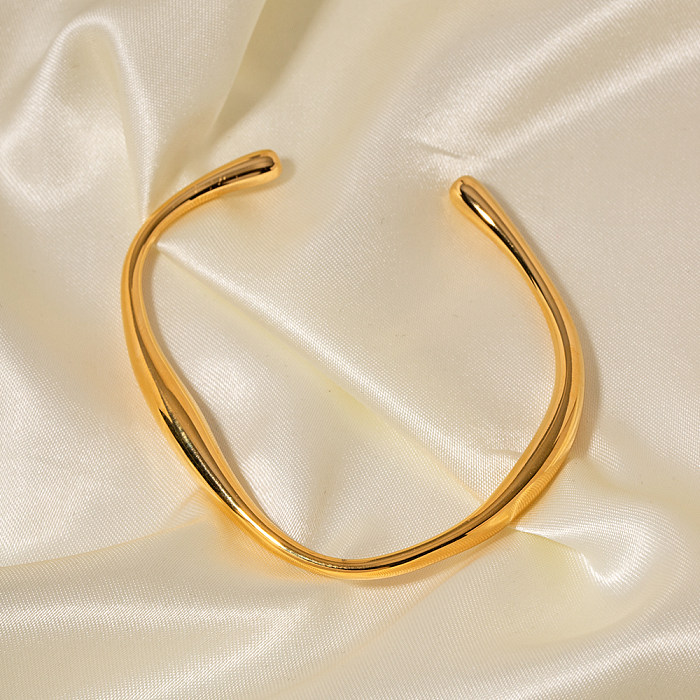 Estilo moderno estilo simples irregular cor sólida chapeamento de aço inoxidável pulseiras banhadas a ouro 18K
