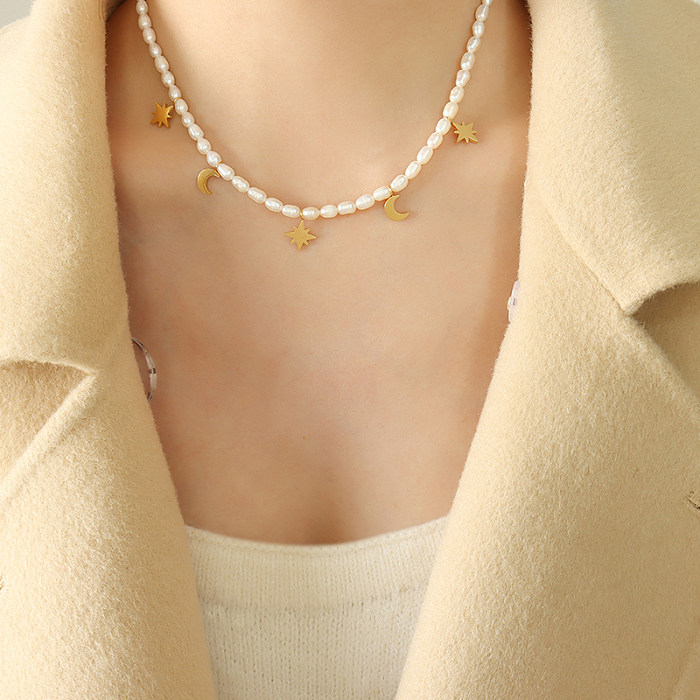 Gargantilla de perlas artificiales chapadas en oro con cuentas de acero inoxidable y luna de estrella de estilo simple 1 pieza