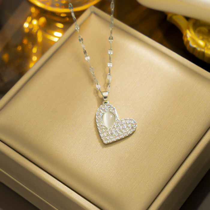 Estilo simples romântico formato de coração chapeamento de aço inoxidável incrustação opala zircão colar com pingente banhado a ouro 18K