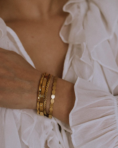 Bracelet plaqué or 18 carats avec incrustation de diamant artificiel torsadé en acier inoxydable, Style classique et élégant pour mariage