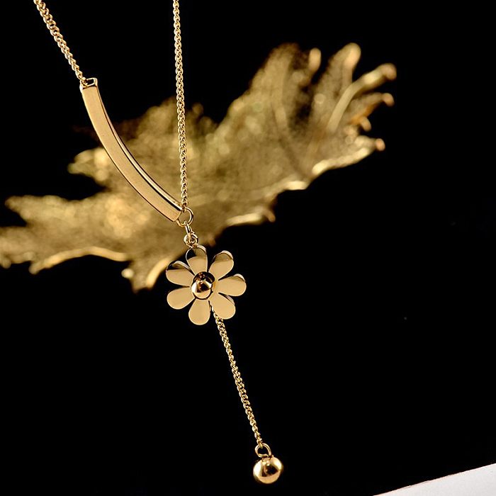 Elegant Simple Style Daisy Stainless Steel Plating 18K Gold Plated Pendant Necklace